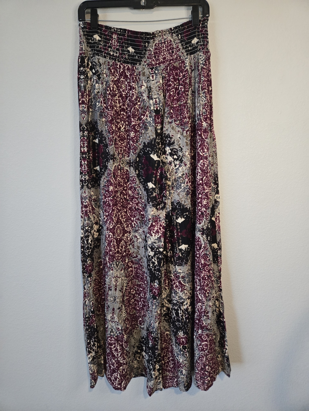 Bohemian Wide-Leg Palazzo Pants in Burgundy Print - Picture 5 of 8